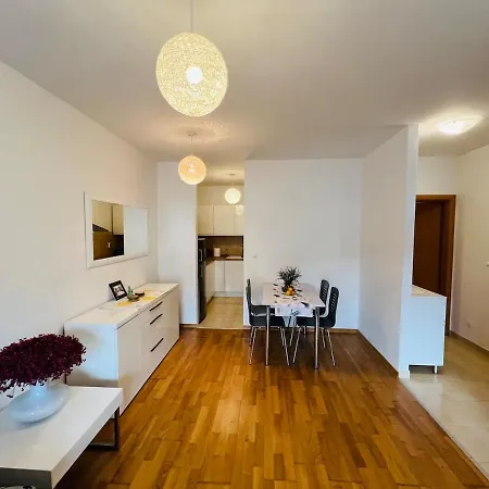 Kosjenka Apartament *